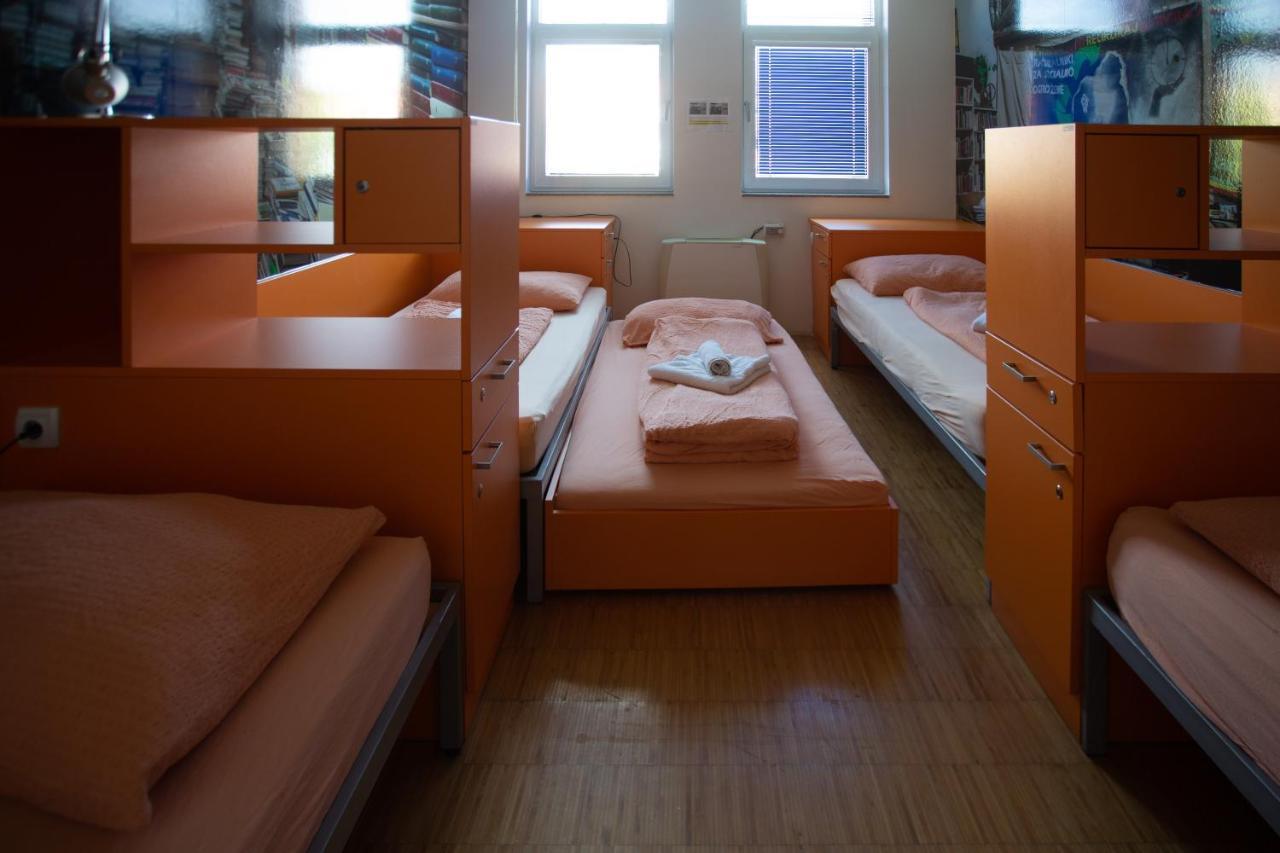 Hostel Pekarna Marburgo Esterno foto